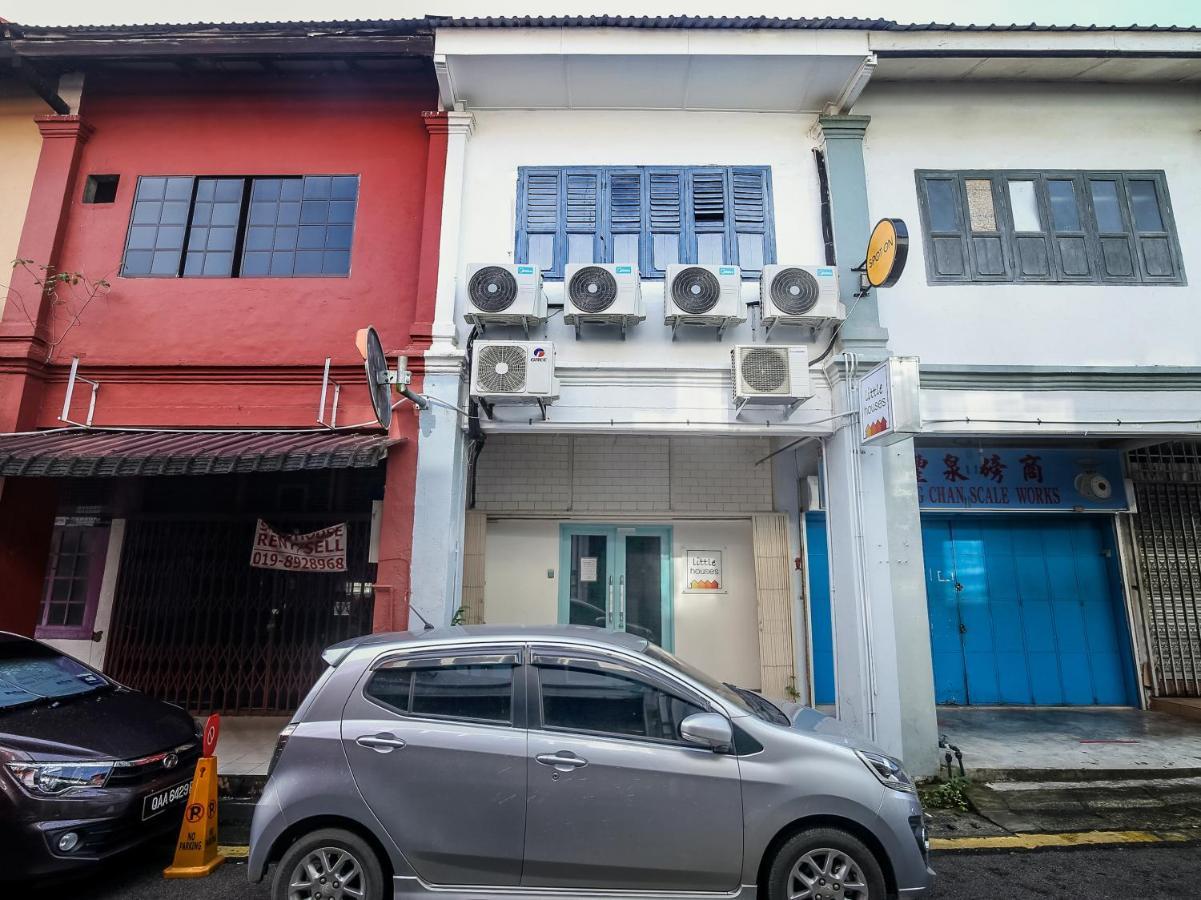 Little Houses Kuching Esterno foto